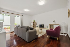 TV - Netos Apartment - By WeHostMadeira (Funchal)