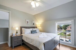 3 bedrooms, desk, iron/ironing board, travel cot