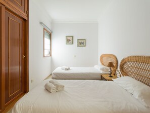 3 chambres, fer et planche à repasser, Wi-Fi gratuit, draps fournis