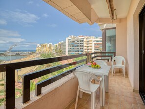 Outdoor dining - Huge Balcony over Las Canteras By CanariasGetaway (Las Palmas de Gran Canaria)