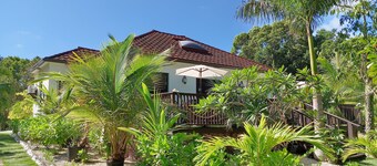 The Pilot House, Room #3 Beautiful Hotel Style Room in a Private Setting!