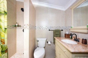 Dusche, Handtücher, Seife, Toilettenpapier