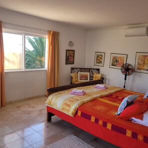 3 chambres, fer et planche à repasser, Wi-Fi, literie fournie
