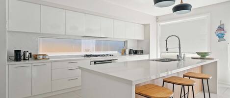 Micro-ondas, fogão, cooktop