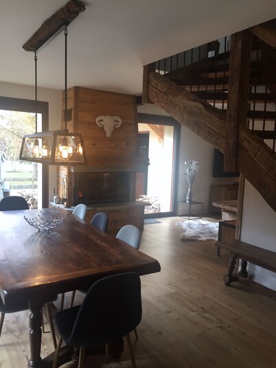 ANCELLE Chalet-style house 160 m2 at the foot of the slopes