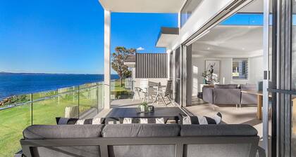 Baydream on the Beach - With Breathtaking Water Views