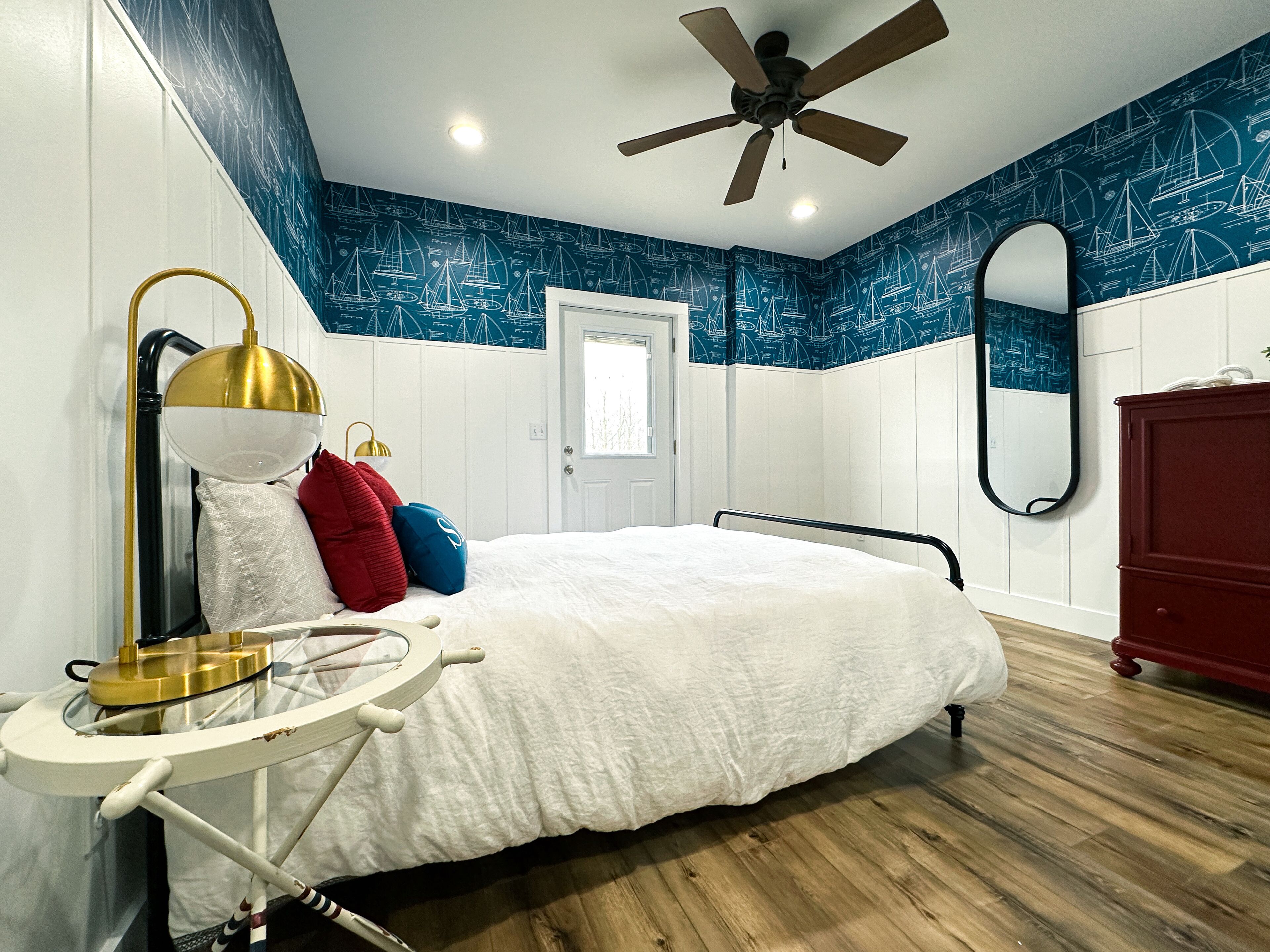 5 soveværelser, skrivebord, strygejern/strygebræt, weekendseng