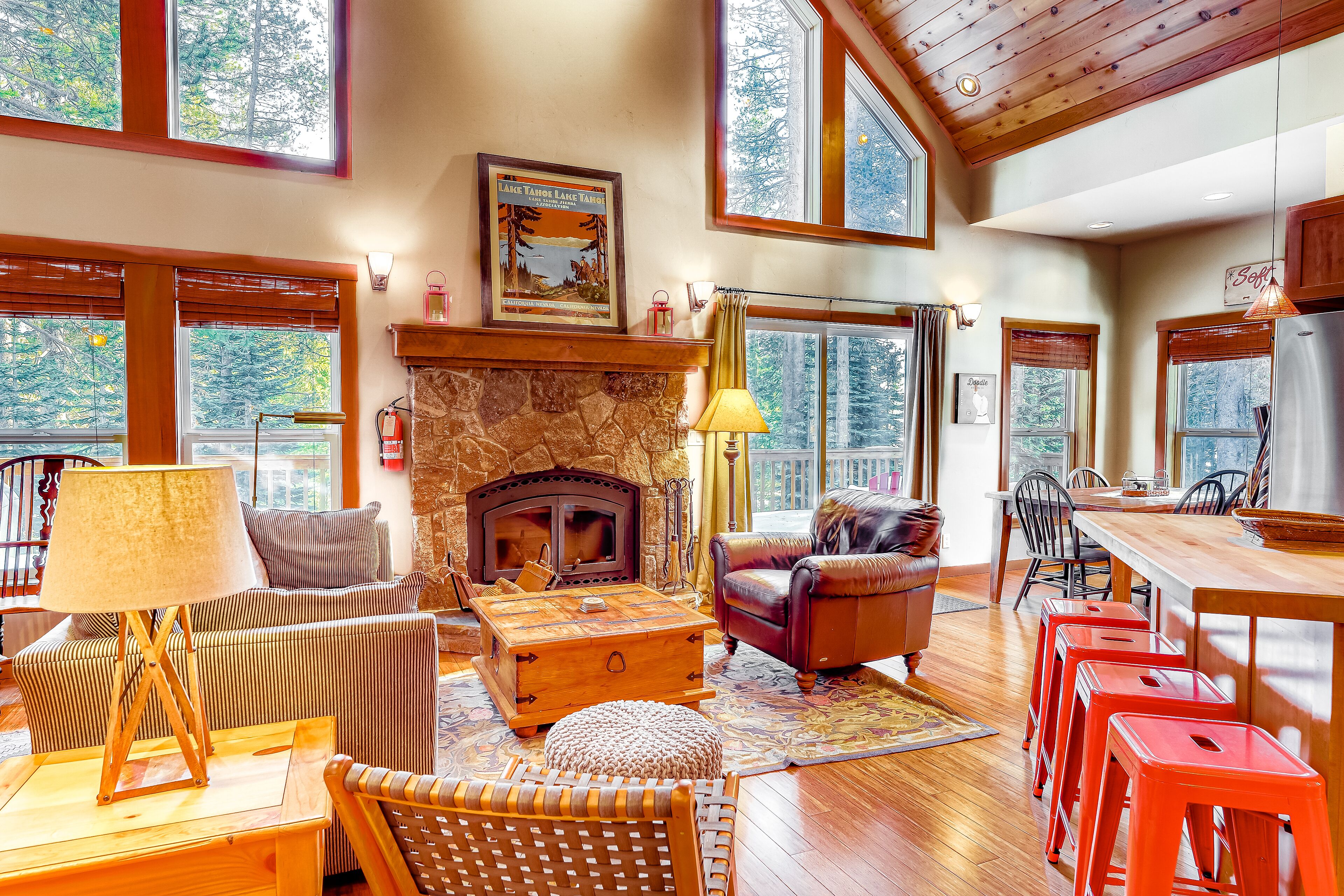 Fernseher, Kamin, DVD-Player, Tischfußball