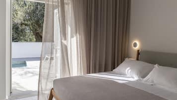 1 bedroom, in-room safe, iron/ironing board, free WiFi