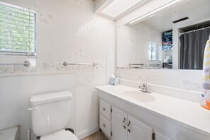 Shower, towels, toilet paper