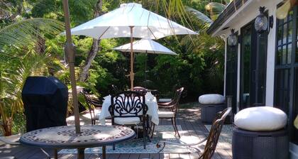 The Pilot House Boutique Suite #2 Rock Sound