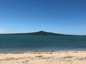 Beach nearby - Diamonds on Seaforth - Relax at the beach (Waihi Beach)