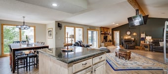 Private pool vacation home, spa, game rooms, HOA boat slip.