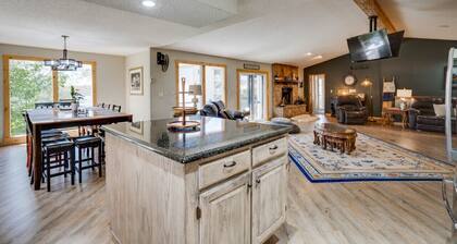 Private pool vacation home, spa, game rooms, HOA boat slip.