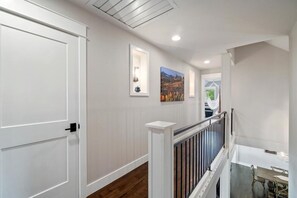 House, Multiple Beds (4201 Picadilly Dr.*)