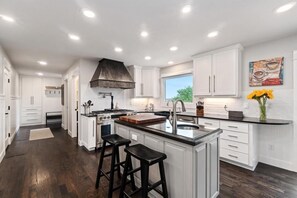 House, Multiple Beds (4201 Picadilly Dr.*) | Private kitchen | Fridge, paper towels - Outstanding Home | Incredible Views | Near Reservoir! (Fort Collins)