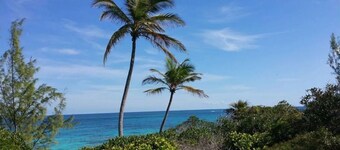 Pilot House Boutique Room #1 • Modern & Quiet • 2.5 mi to Airport