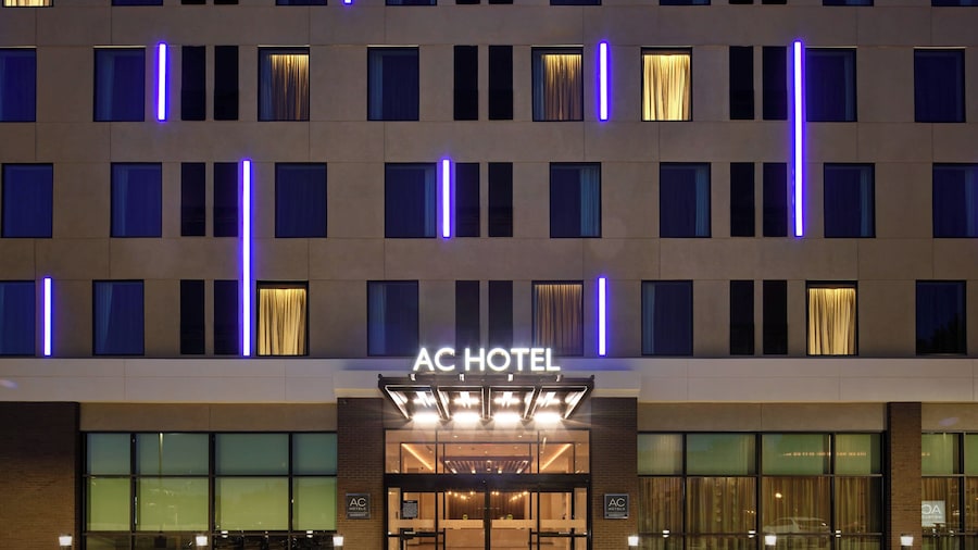 AC Hotel by Marriott Columbus Downtown