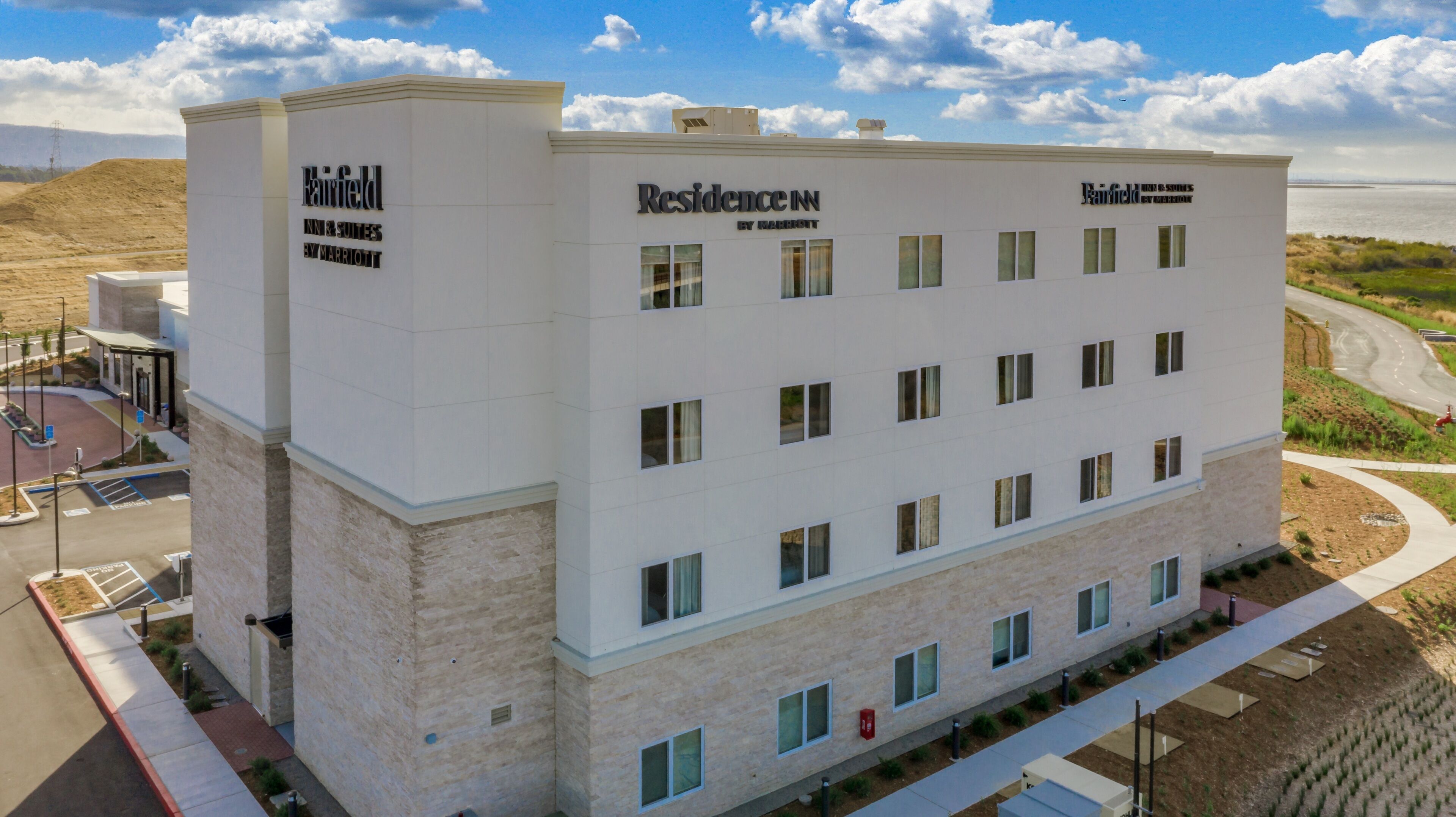 Fairfield Inn & Suites - King Bedroom