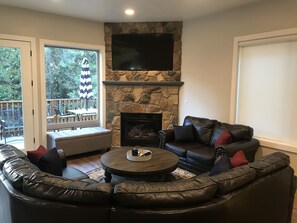 TV, fireplace, video games, ping pong