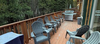 GG’s Chalet is a 6-bedroom, 4-bath retreat - pool table and perfect for groups.