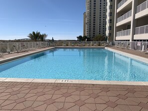 Piscine extérieure, piscine chauffée