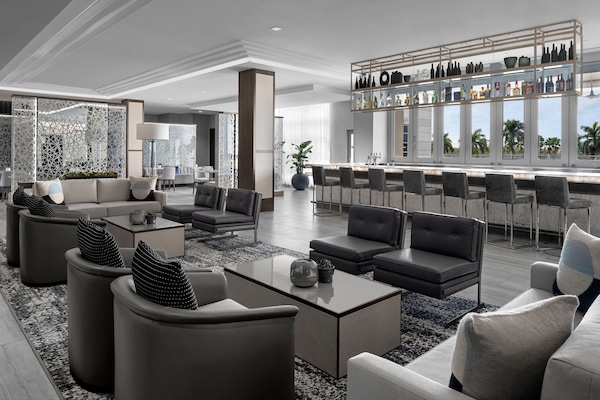 Con vista a la alberca, abre todos los días