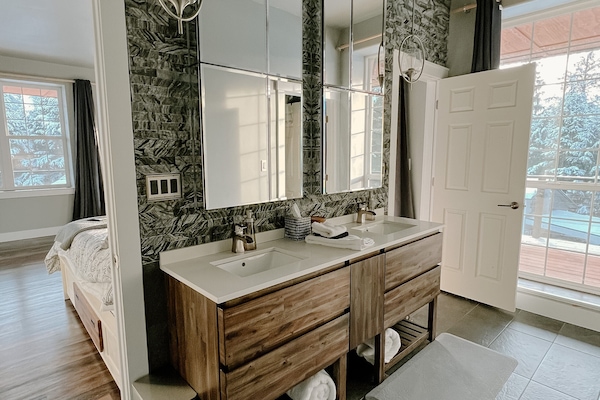 4 bedrooms, iron/ironing board, travel crib, free WiFi