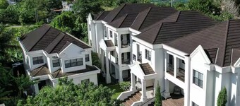 Coconut Palms Luxury Apartment King Bed/ A/C,Gym and Pool