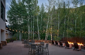 Outdoor dining - Gore Creek Serenity: Stylish Condo with Large Windows w/ access to Grand Hyatt Amenities (Vail)