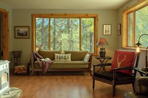 TV - Stable View Cabin - Alpine Falls Ranch (Superior)