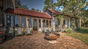 Terrace/patio - 4-BR Hatcher House w/ docks, pool, & private firepit on Emma's Driftwood Farm (DARIEN)