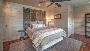 4 bedrooms, travel cot, free WiFi, bed sheets