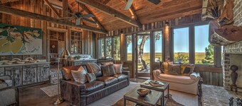 4-BR Hatcher House w/ docks, pool, & private firepit on Emma's Driftwood Farm