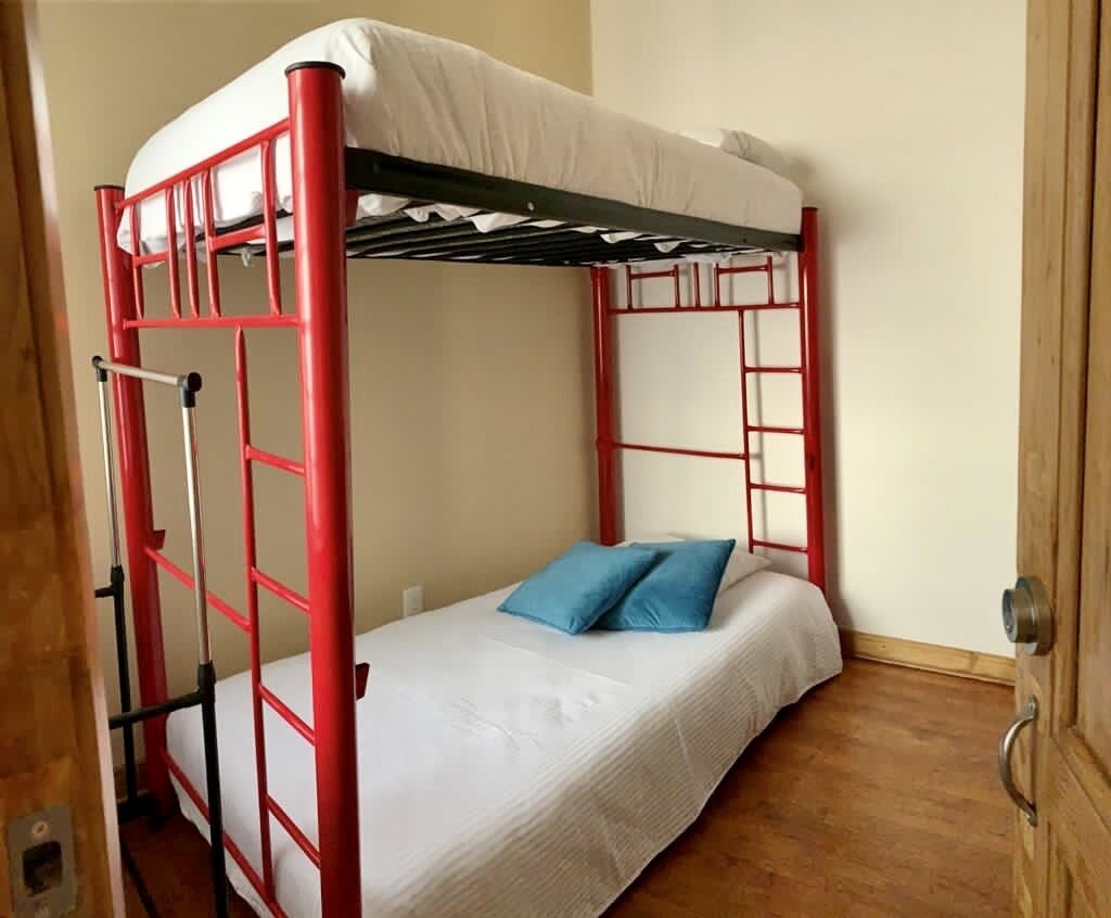 1 bedroom, internet, bed sheets