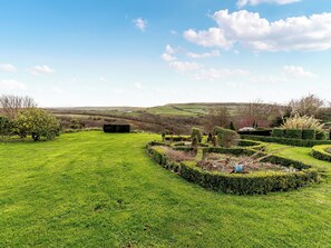 Property grounds - Seaton Mote - UK31992 (Staithes)