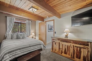 2 bedrooms, internet, bed sheets - Adventure Basecamp with Hot Tub, BBQ & A/C (Sunriver)