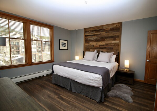 1 chambre, bureau, fer et planche à repasser, accès au Wi-Fi (inclus)