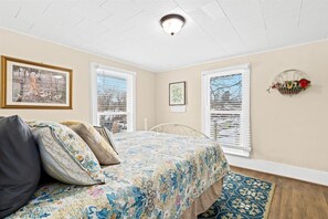 2 室のベッドルーム、アイロン / アイロン台、WiFi、ベッドシーツ