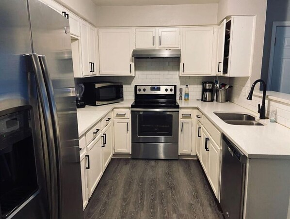 Fridge, microwave, oven, stovetop