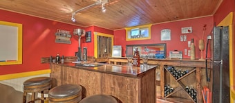 Stylish Suburban Home w/ Pool! 10 Mi to Royal Mtn