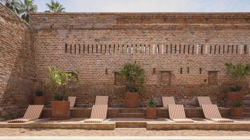 Kolam renang outdoor