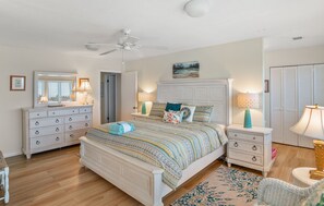 5 Schlafzimmer, Schreibtisch, Bügeleisen/Bügelbrett, kostenloses WLAN