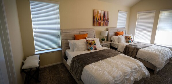 6 chambres, bureau, fer et planche à repasser, Wi-Fi gratuit