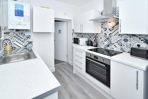 Shared kitchen - Townhouse @ 42 Minshull New Road Crewe (Crewe)