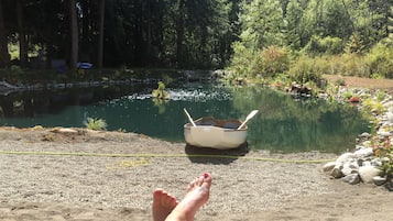 In Strandnähe, Liegestühle, Strandtücher