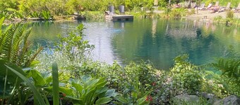 Hidden Pond Gong Suite - Luxury , Pet Friendly, with Hot Tub and Private Beach 