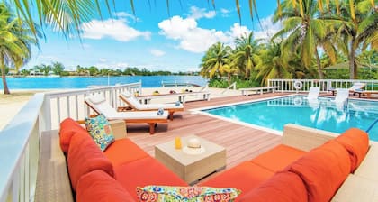 S'kai Fall: Newly Renovated Beach House w/Private Pool, Beachfront, Dock + Free