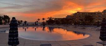 Maho Royal Islander, La Terrasse 2br 2ba Sleeps 6 Beautiful White Sand Beach
