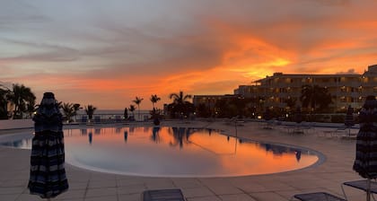 Maho Royal Islander, La Terrasse 2br 2ba Sleeps 6 Beautiful White Sand Beach